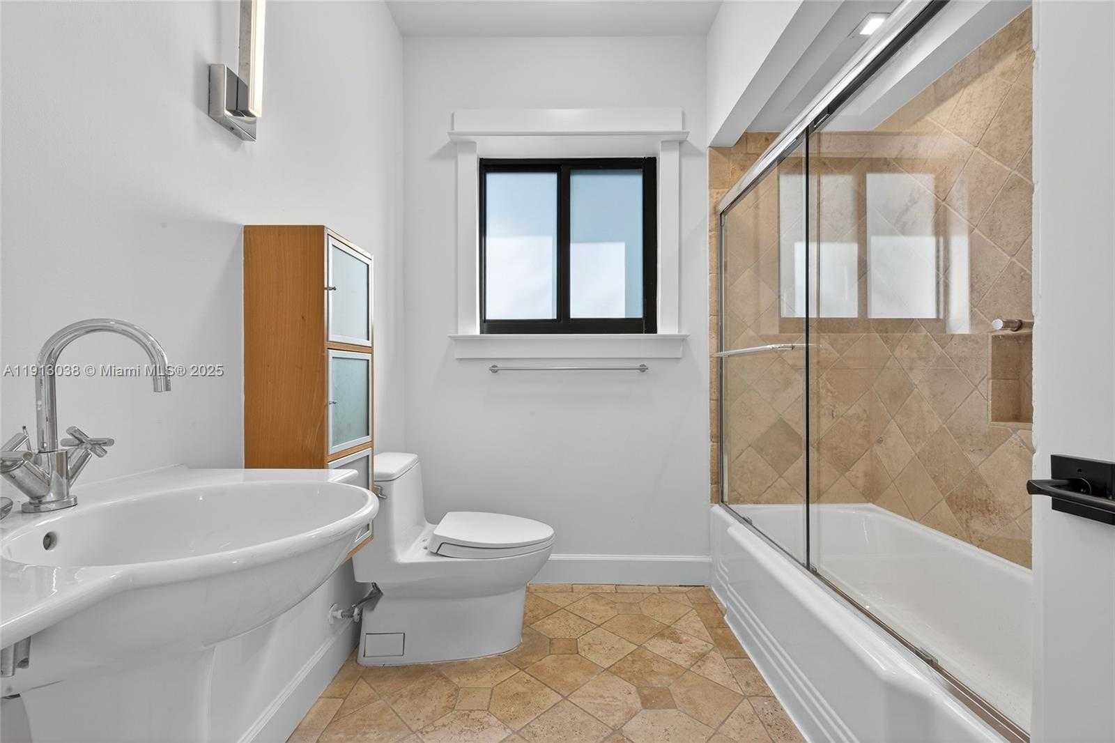 Small Image of 465 NORTH EAST 52ND ST, Miami Number 26