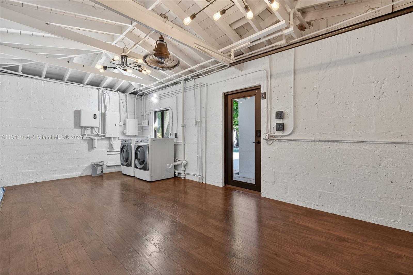 Small Image of 465 NORTH EAST 52ND ST, Miami Number 27