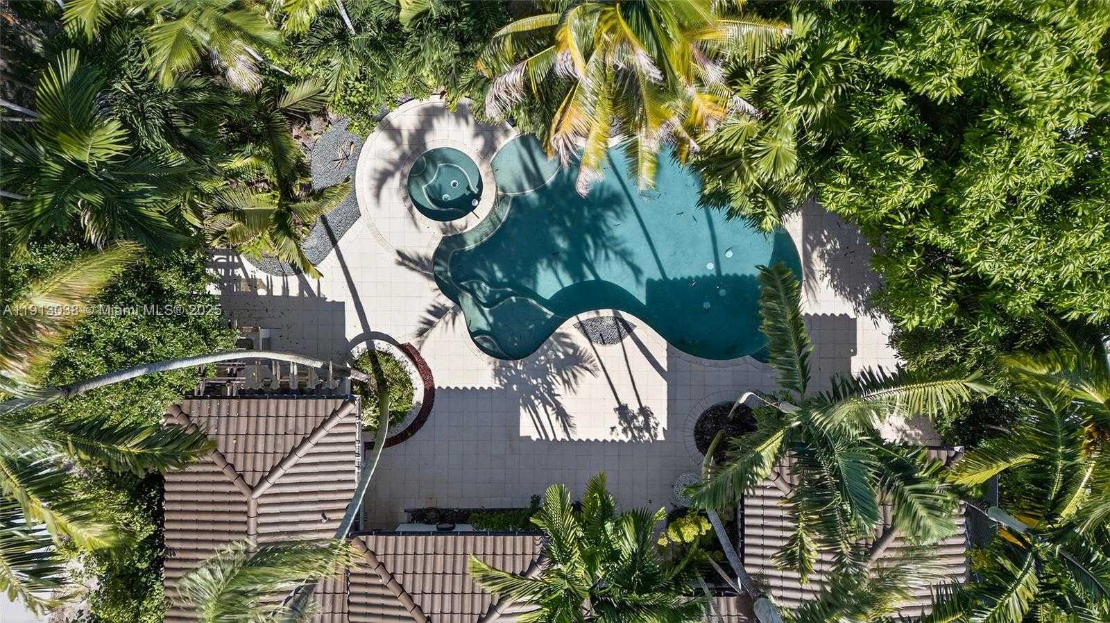 Small Image of 465 NORTH EAST 52ND ST, Miami Number 30