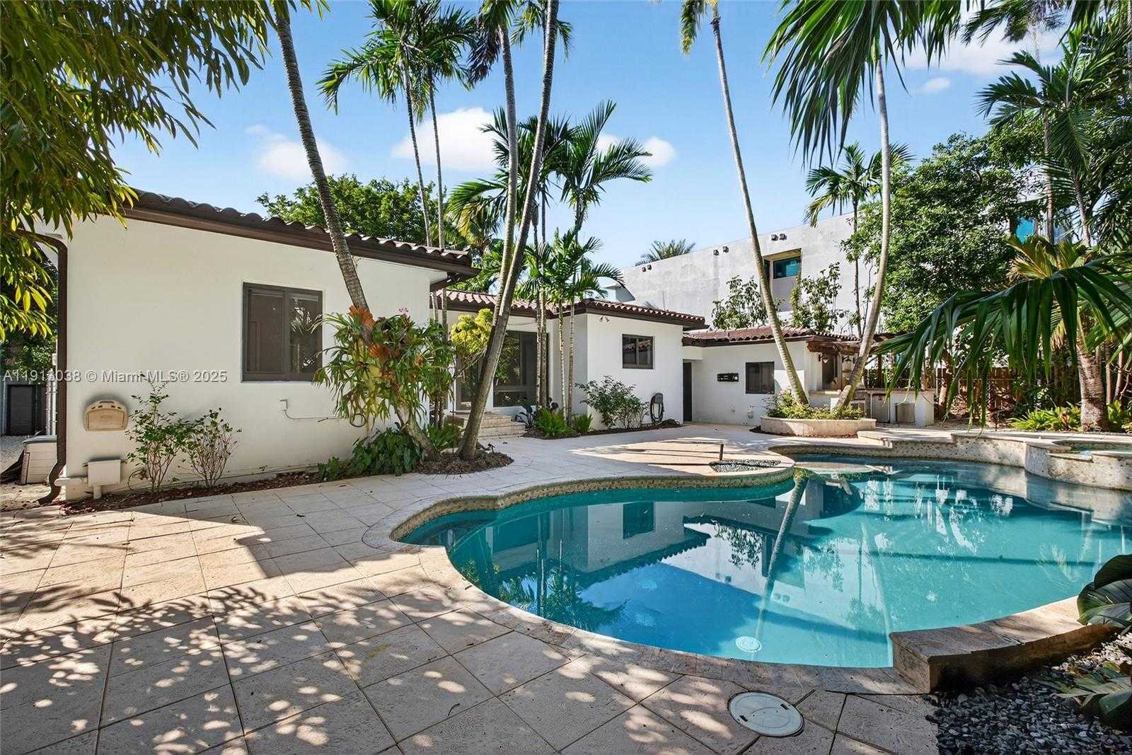 Small Image of 465 NORTH EAST 52ND ST, Miami Number 32