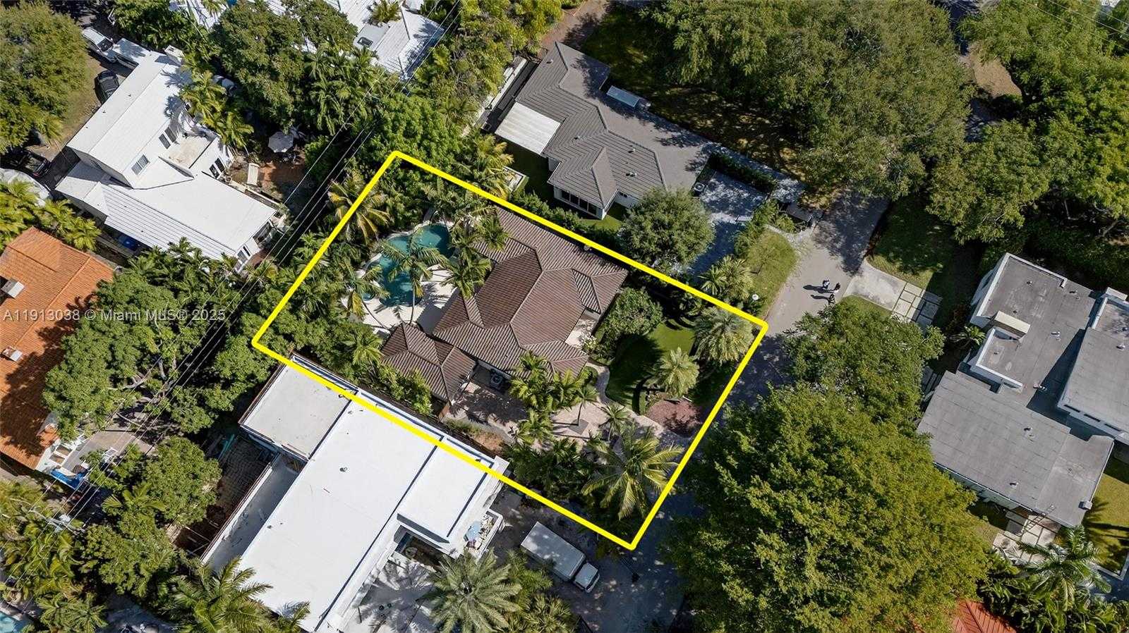 Small Image of 465 NORTH EAST 52ND ST, Miami Number 42