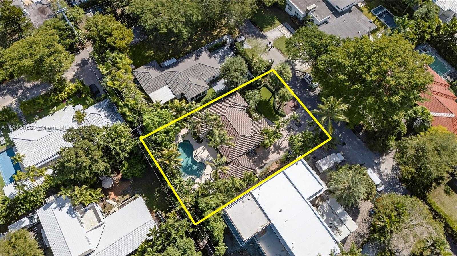 Small Image of 465 NORTH EAST 52ND ST, Miami Number 46