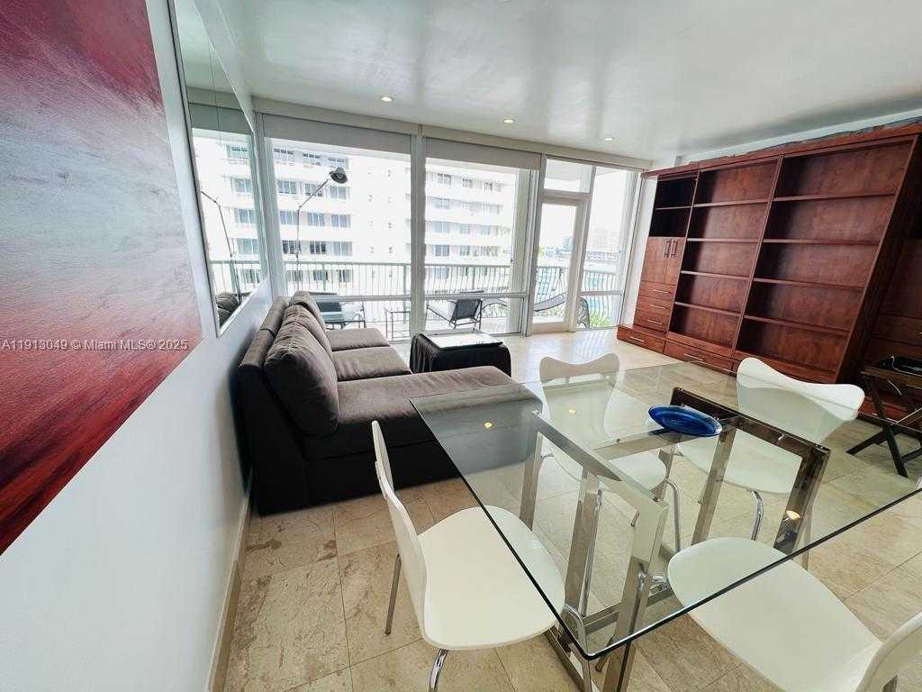 Small Image of 1408 BRICKELL BAY DR #913, Miami Number 11