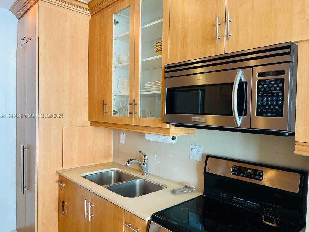 Small Image of 1408 BRICKELL BAY DR #913, Miami Number 17