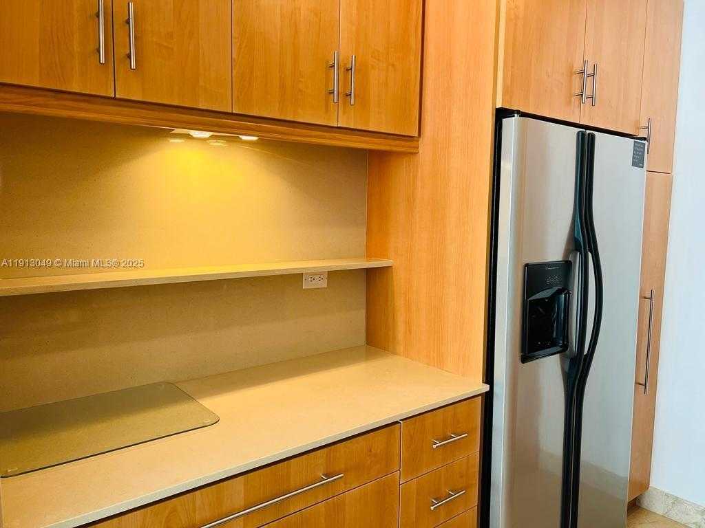 Small Image of 1408 BRICKELL BAY DR #913, Miami Number 19