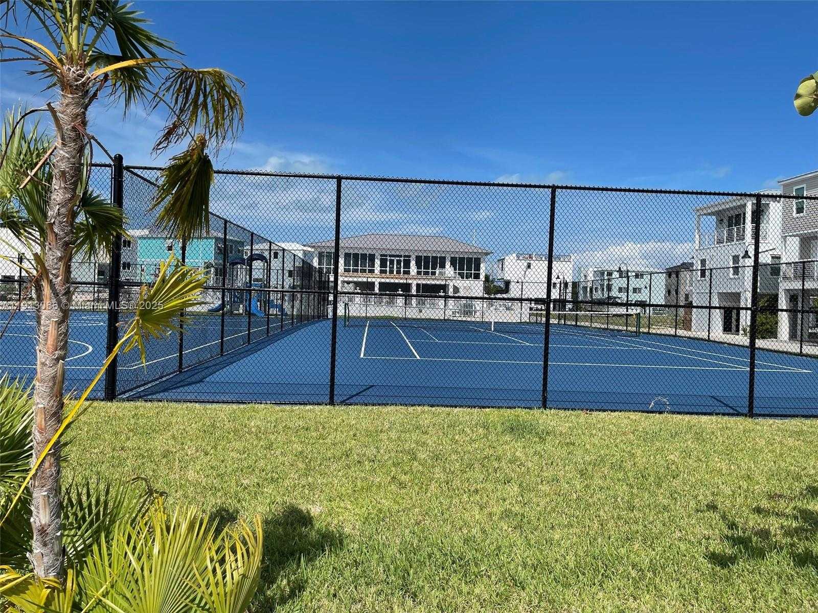 Small Image of 94825 OVERSEAS HWY #237, Key Largo Number 24