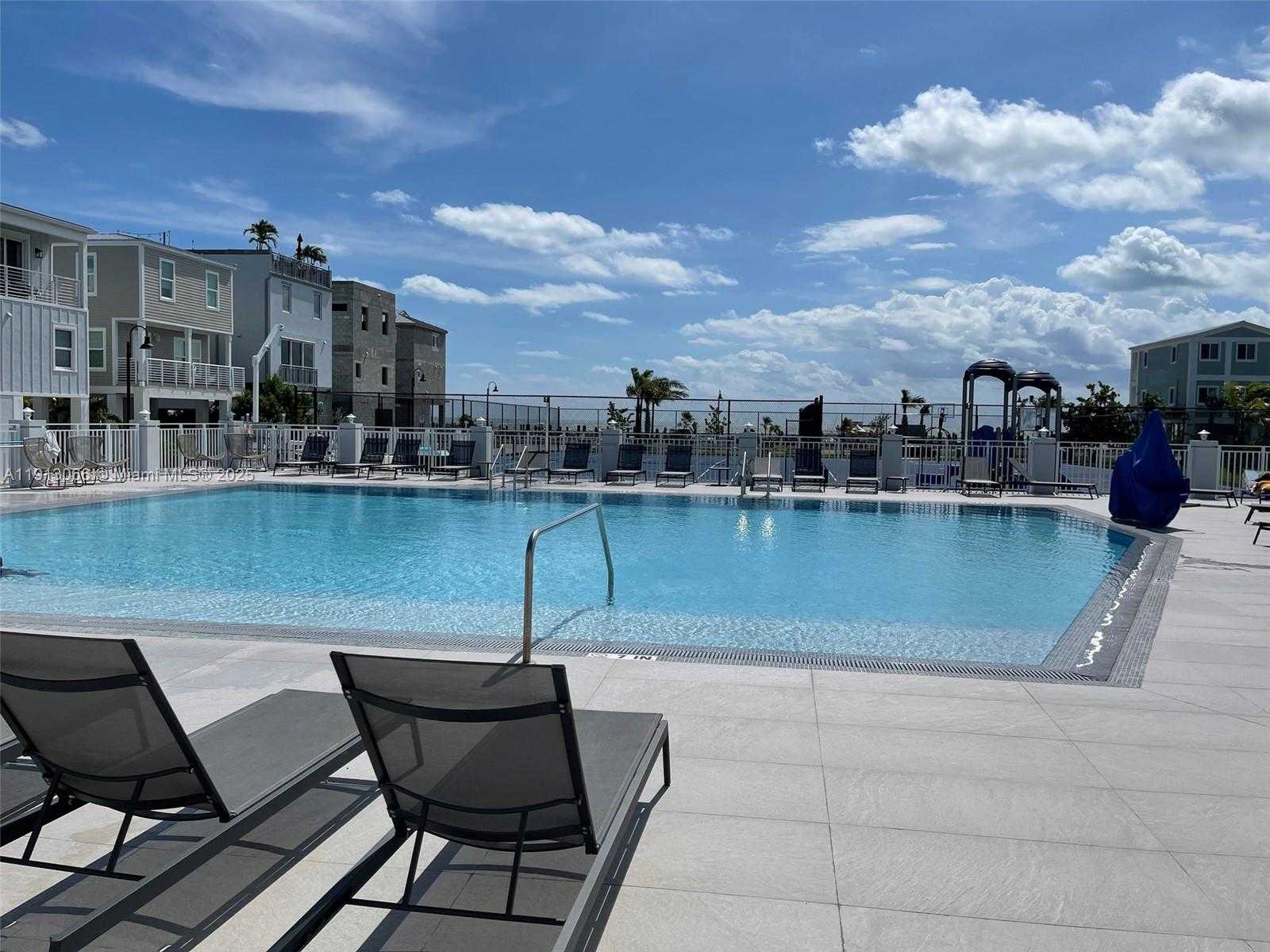 Small Image of 94825 OVERSEAS HWY #237, Key Largo Number 26