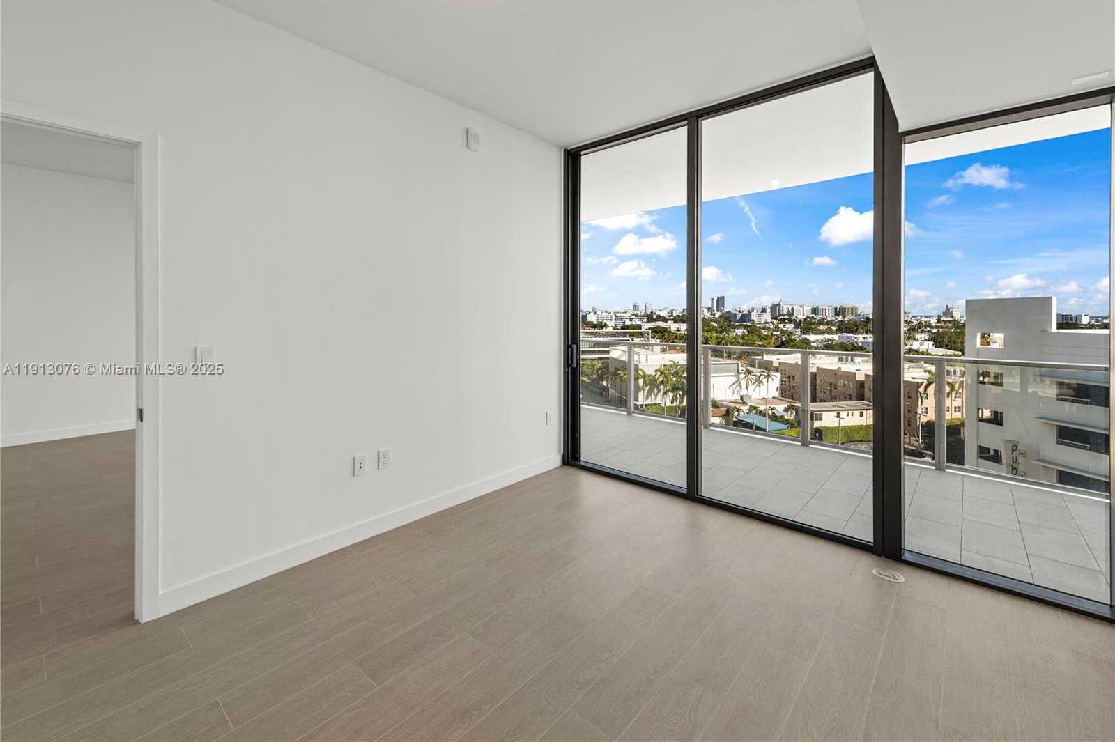 Small Image of 500 ALTON RD #908, Miami Beach Number 17