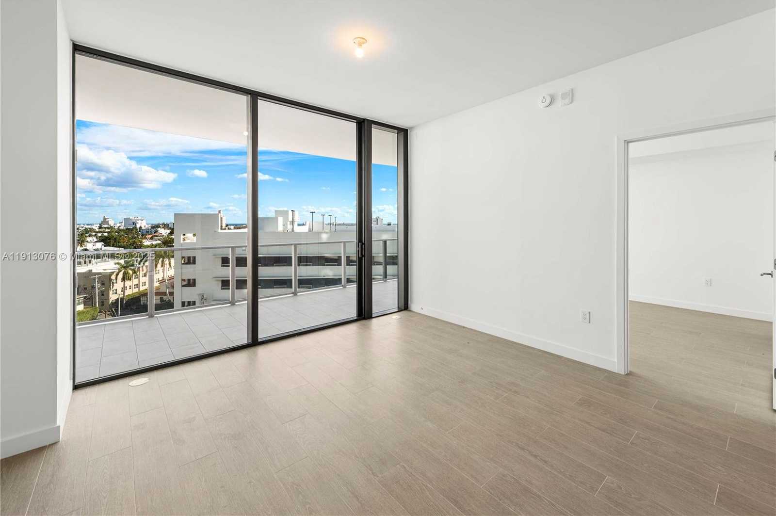 Small Image of 500 ALTON RD #908, Miami Beach Number 18