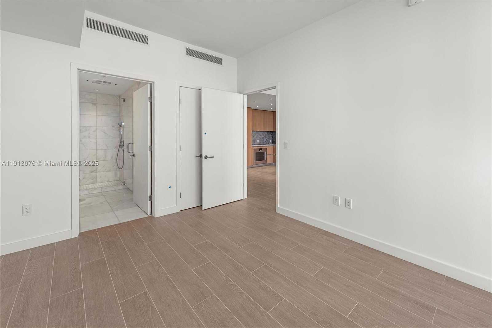Small Image of 500 ALTON RD #908, Miami Beach Number 20