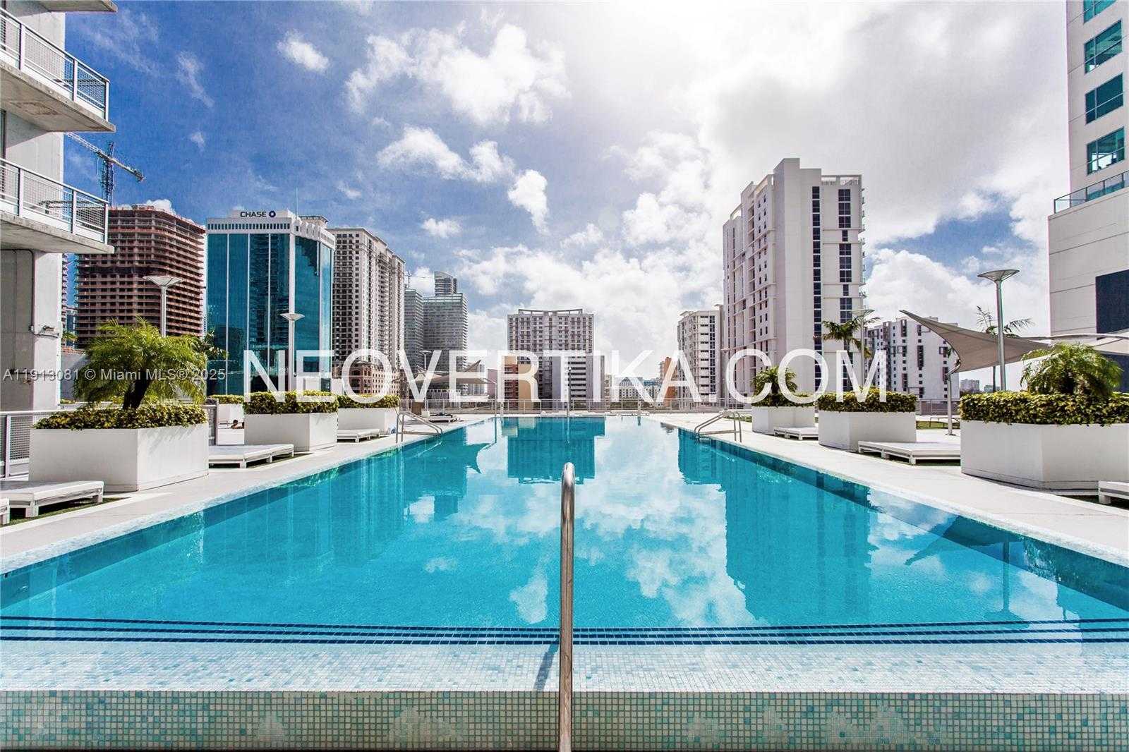 Small Image of 690 SOUTH WEST 1ST CT #PHI20, Miami Number 16