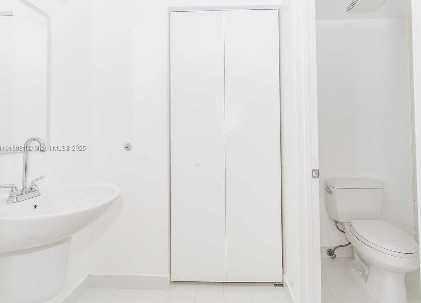 Small Image of 690 SOUTH WEST 1ST CT #PHI20, Miami Number 5