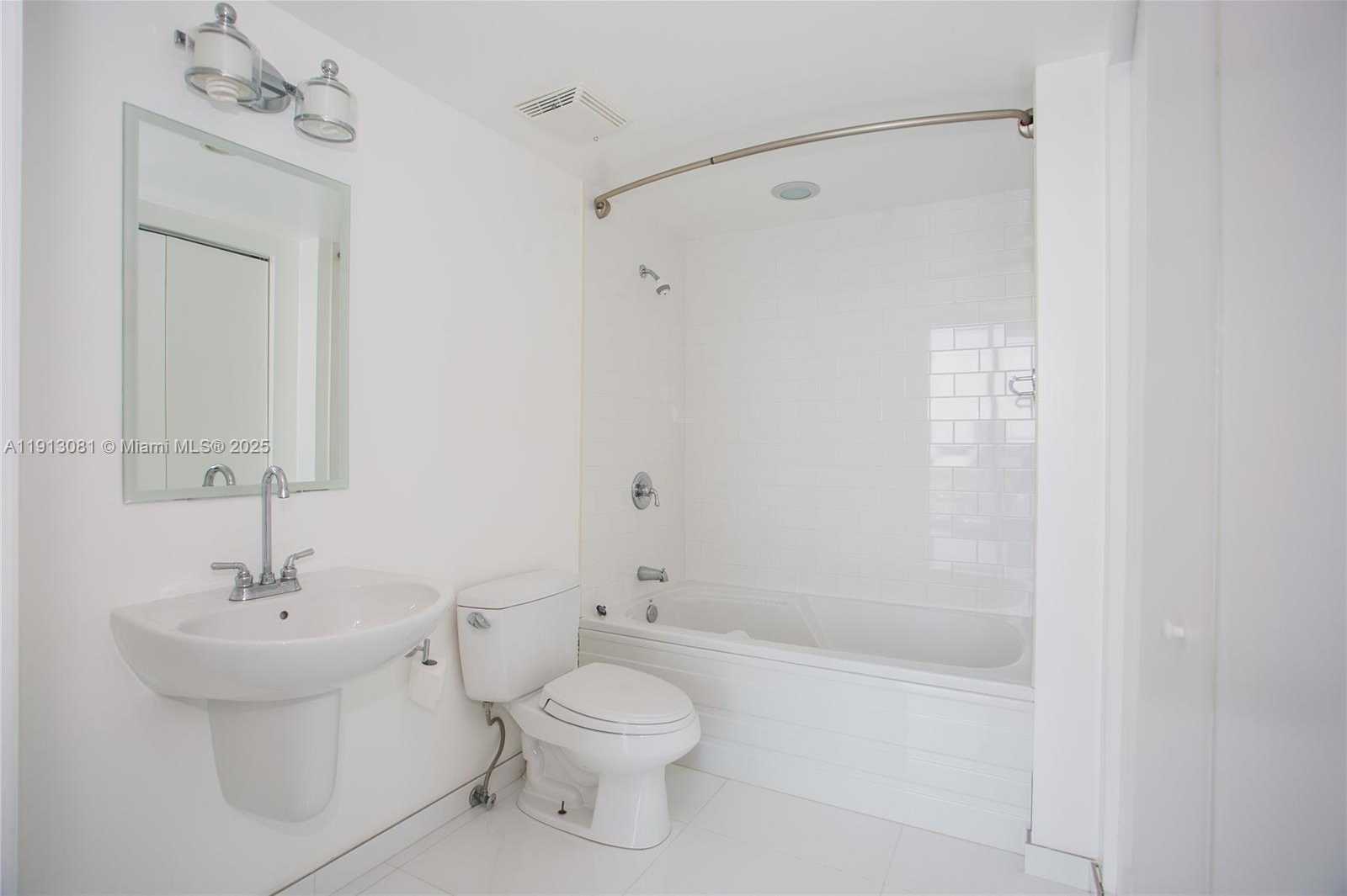 Small Image of 690 SOUTH WEST 1ST CT #PHI20, Miami Number 9