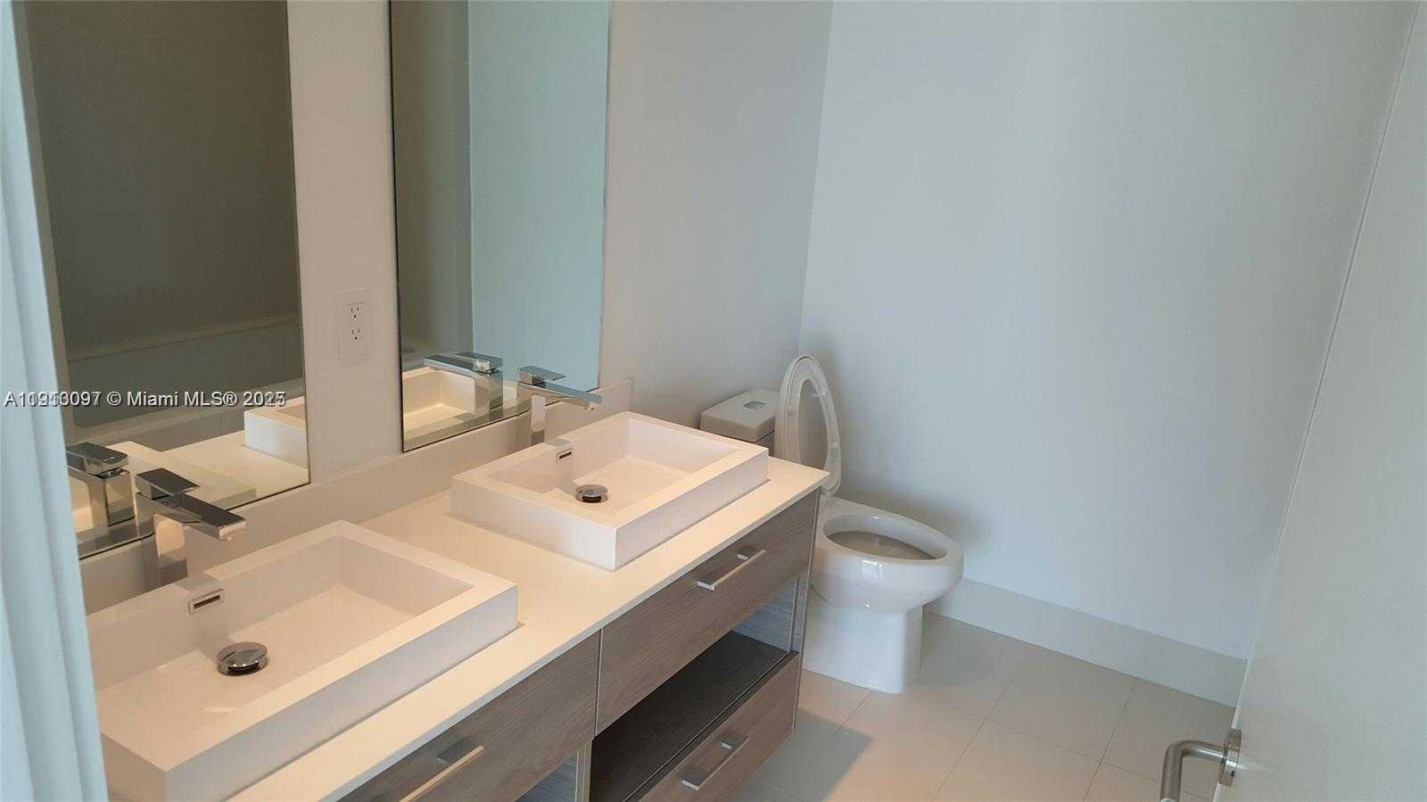 Small Image of 1300 SOUTH MIAMI AV #4111, Miami Number 2