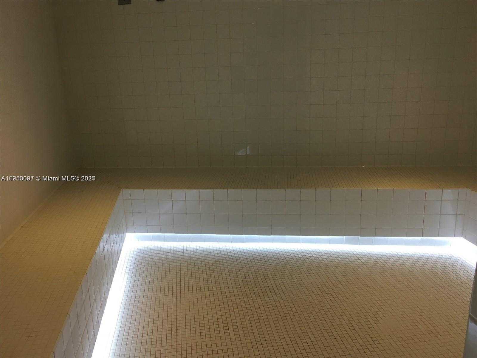 Small Image of 1300 SOUTH MIAMI AV #4111, Miami Number 33