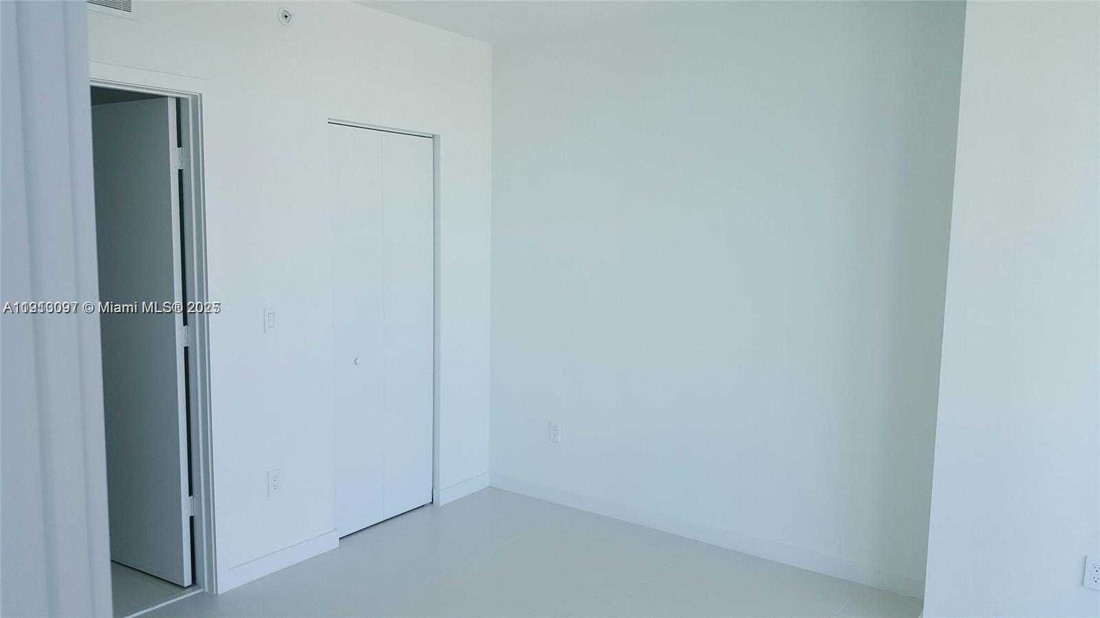 Small Image of 1300 SOUTH MIAMI AV #4111, Miami Number 8