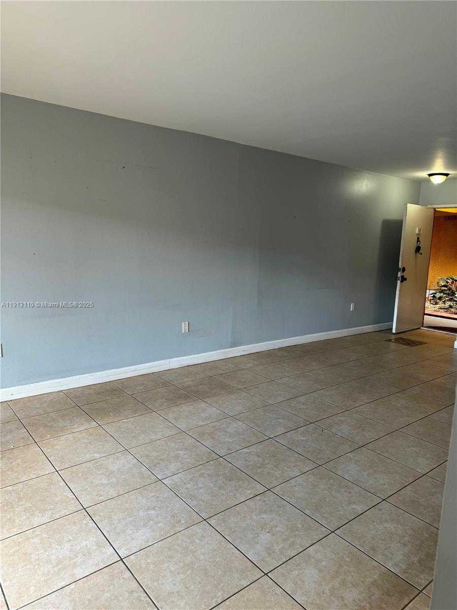 Small Image of 9705 FONTAINEBLEAU BLVD #B105, Miami Number 3