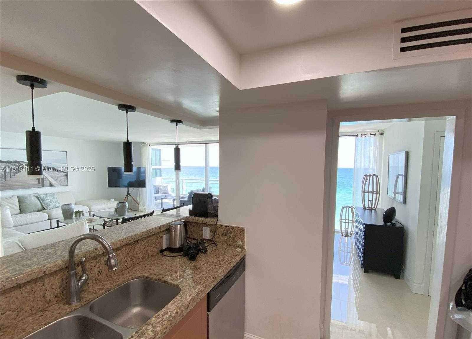 Small Image of 2030 SOUTH OCEAN DR #821, Hallandale Beach Number 14