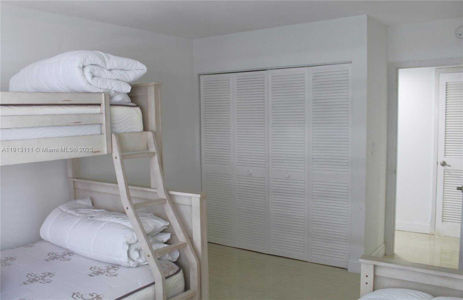 Small Image of 2030 SOUTH OCEAN DR #821, Hallandale Beach Number 21