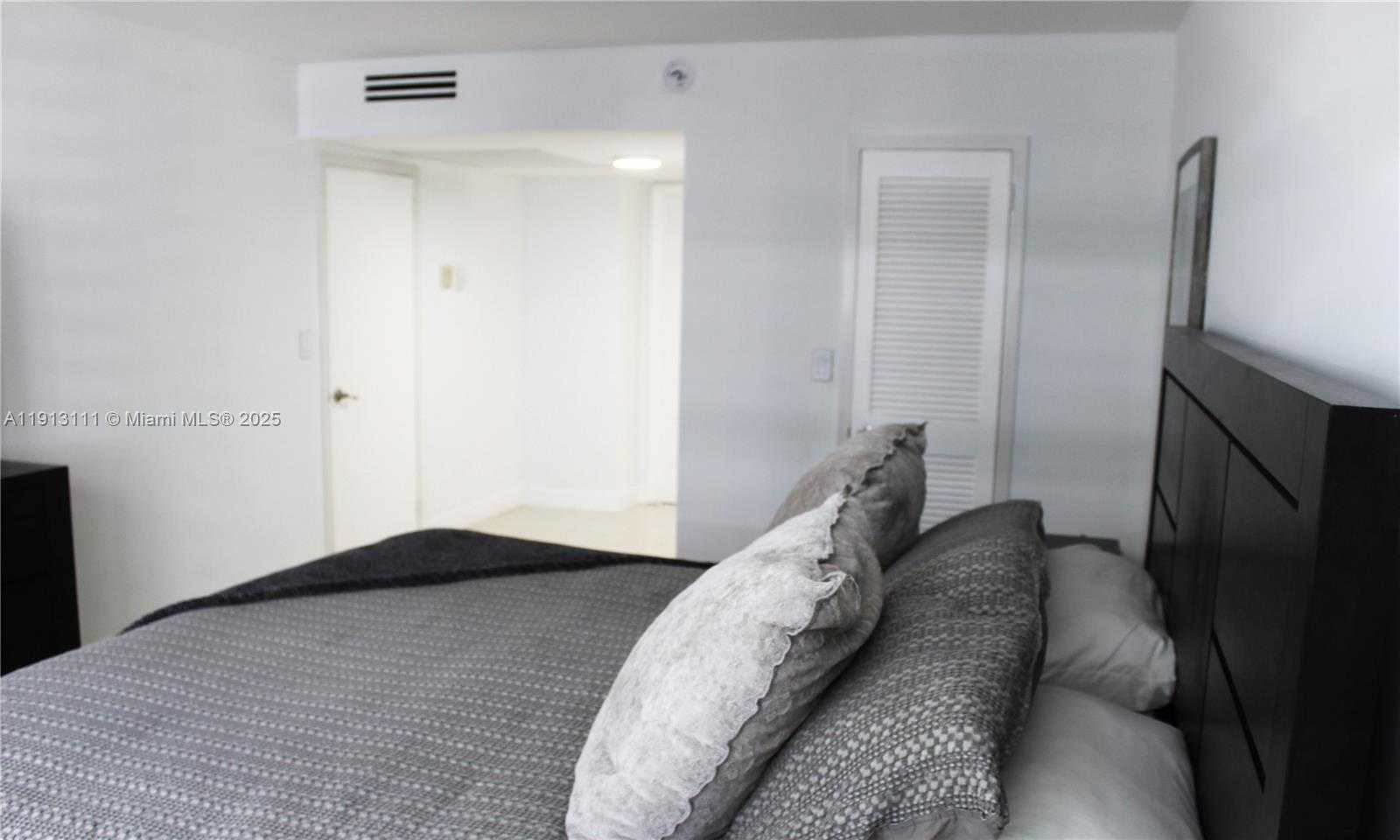 Small Image of 2030 SOUTH OCEAN DR #821, Hallandale Beach Number 26