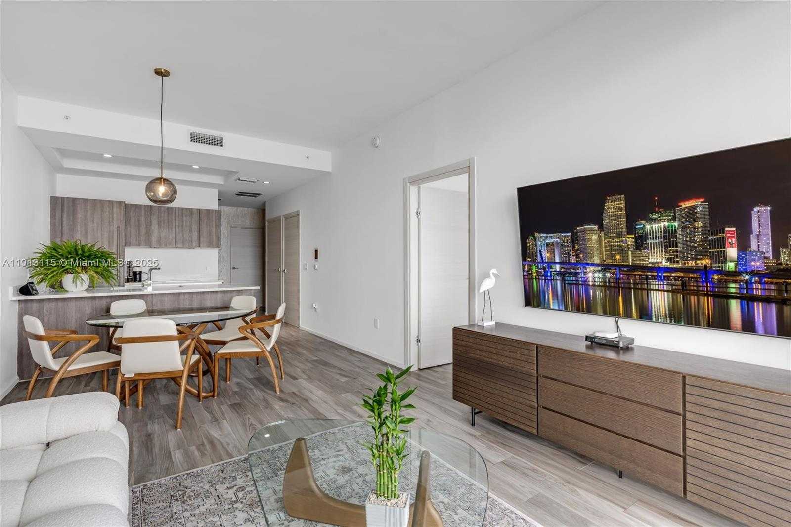 Small Image of 801 SOUTH MIAMI AVE #5206, Miami Number 4