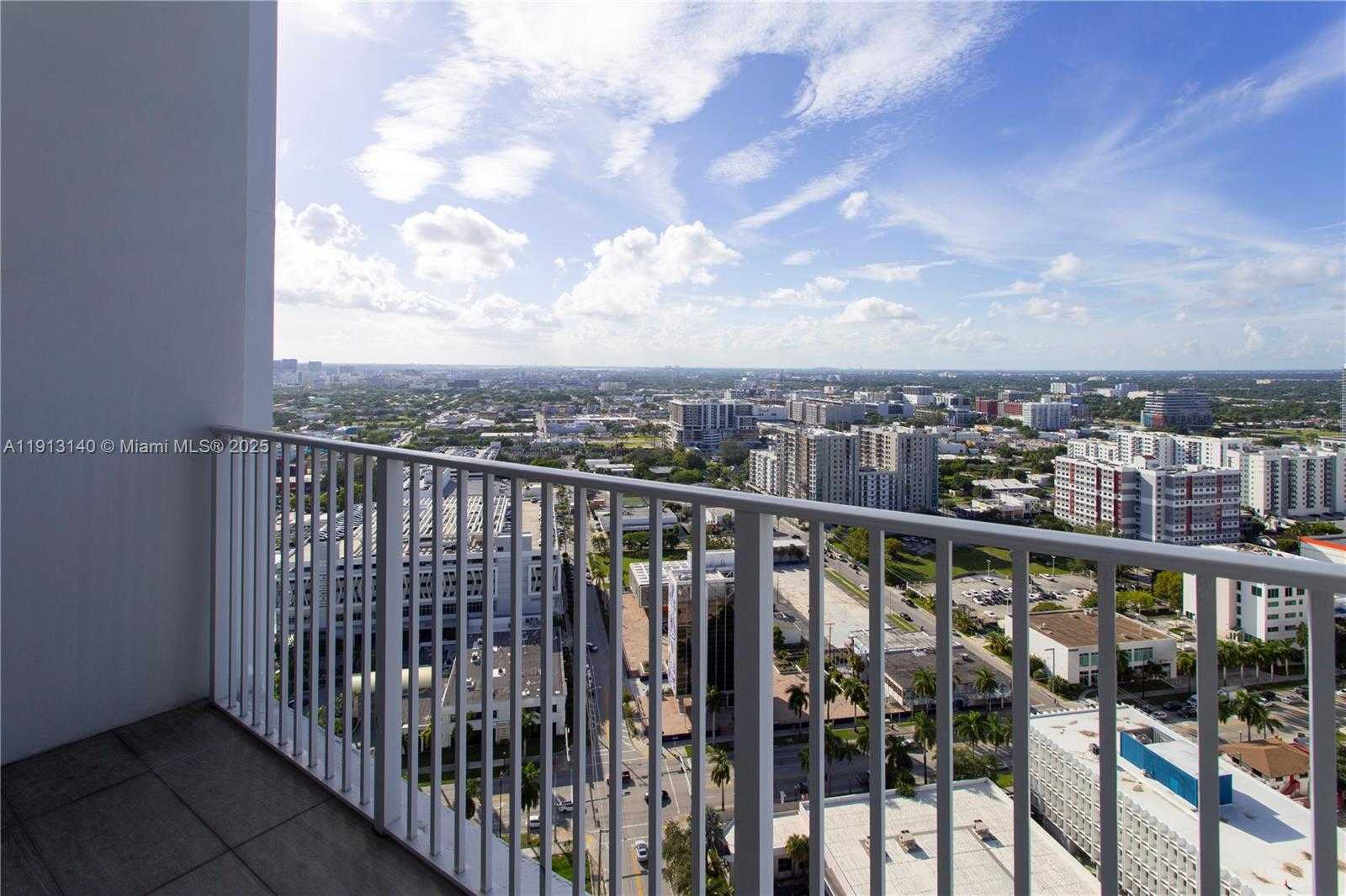 Small Image of 2020 NORTH BAYSHORE DR #2903, Miami Number 23
