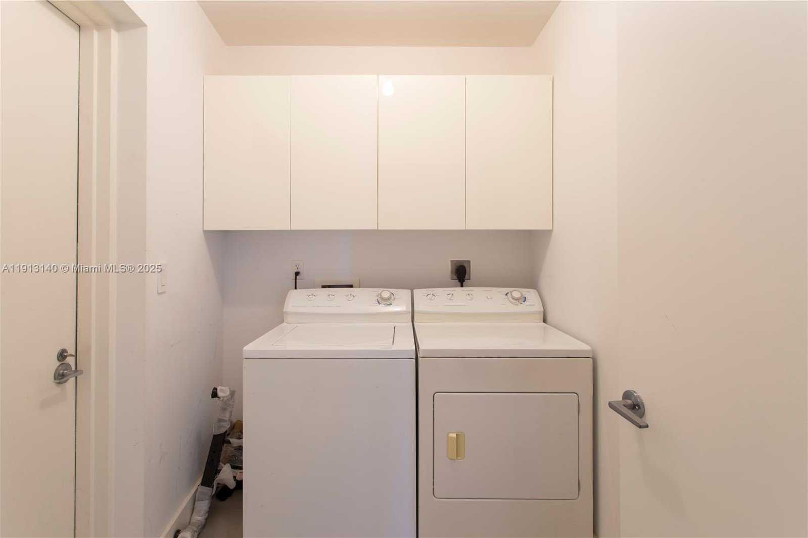 Small Image of 2020 NORTH BAYSHORE DR #2903, Miami Number 32