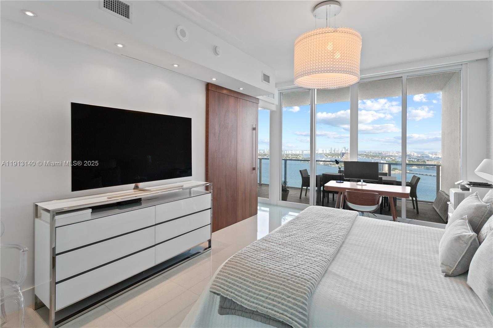 Small Image of 2020 NORTH BAYSHORE DR #2903, Miami Number 35