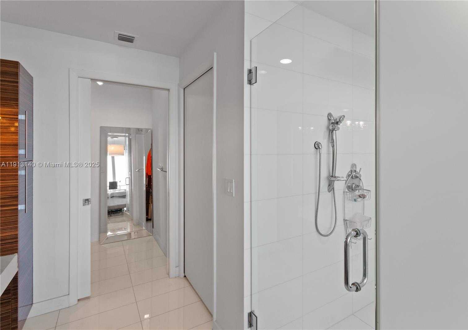 Small Image of 2020 NORTH BAYSHORE DR #2903, Miami Number 36