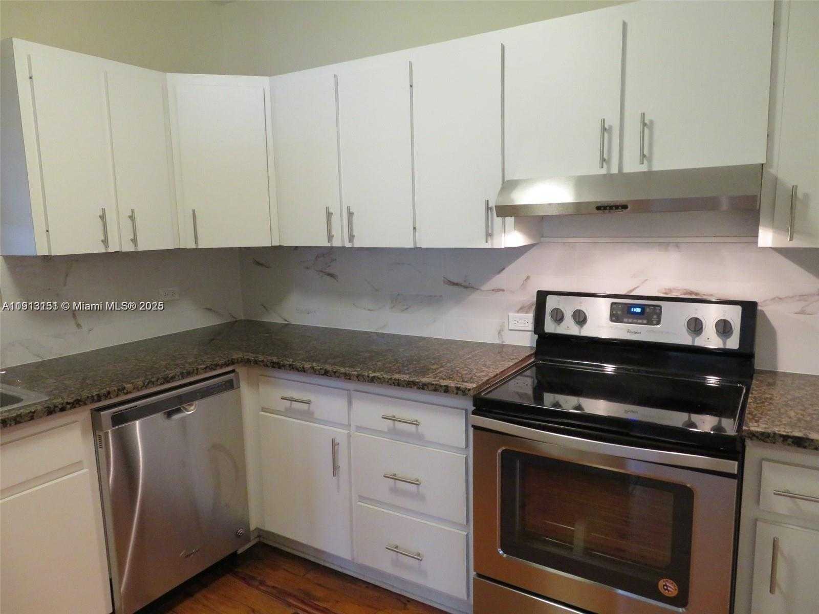 Small Image of 436 LARK AVE, Miami Springs Number 12