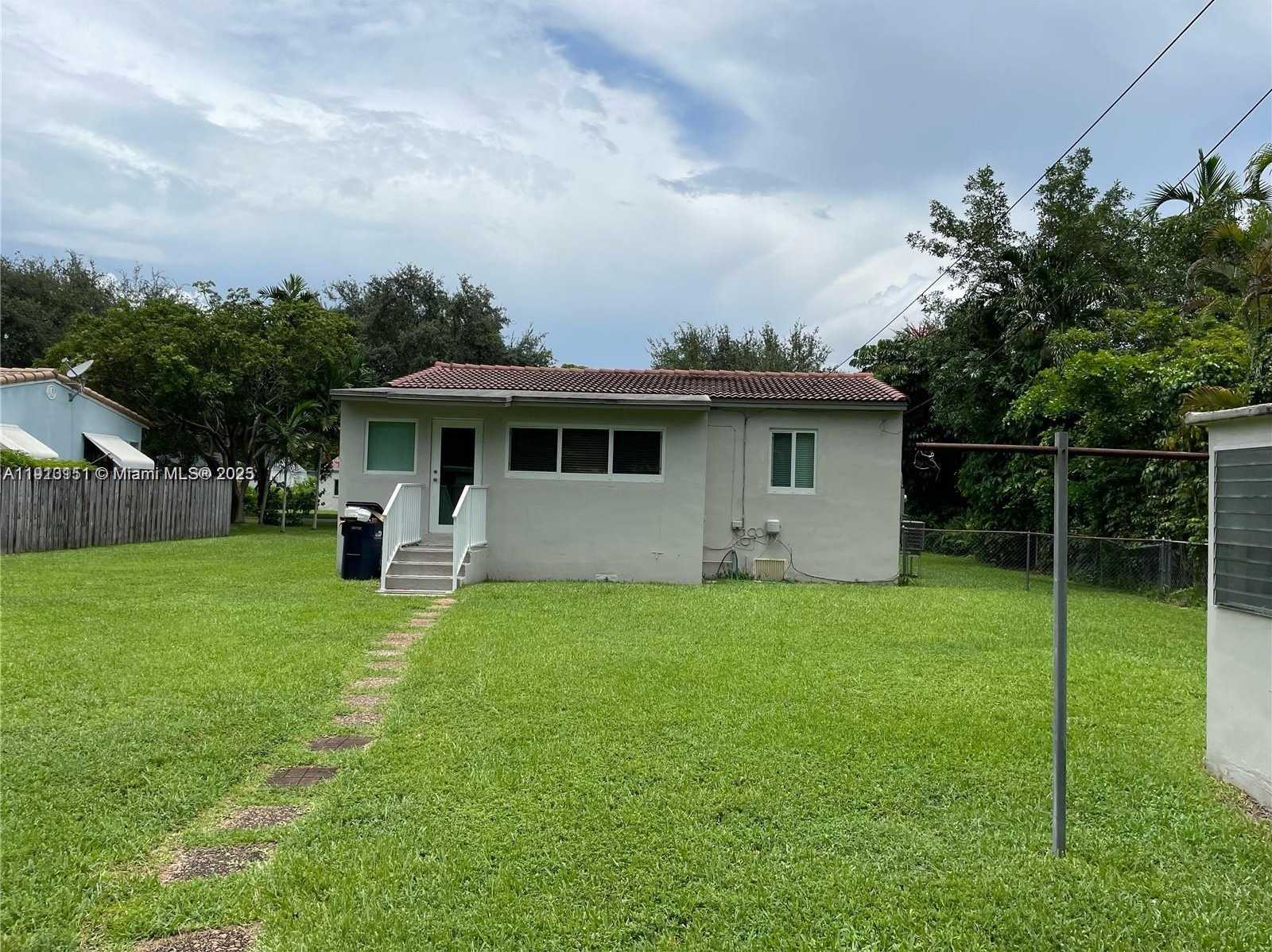 Small Image of 436 LARK AVE, Miami Springs Number 13