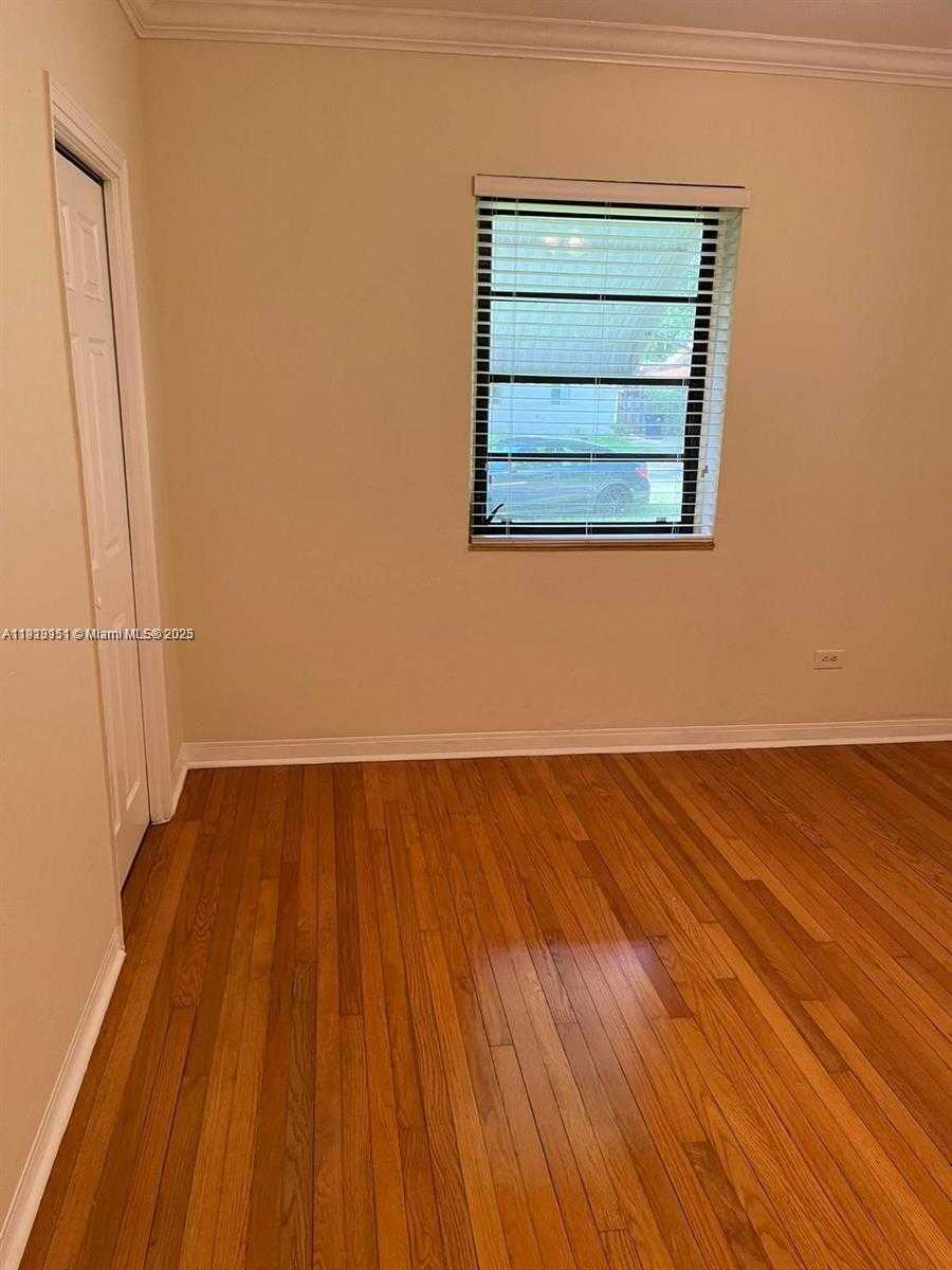 Small Image of 436 LARK AVE, Miami Springs Number 8