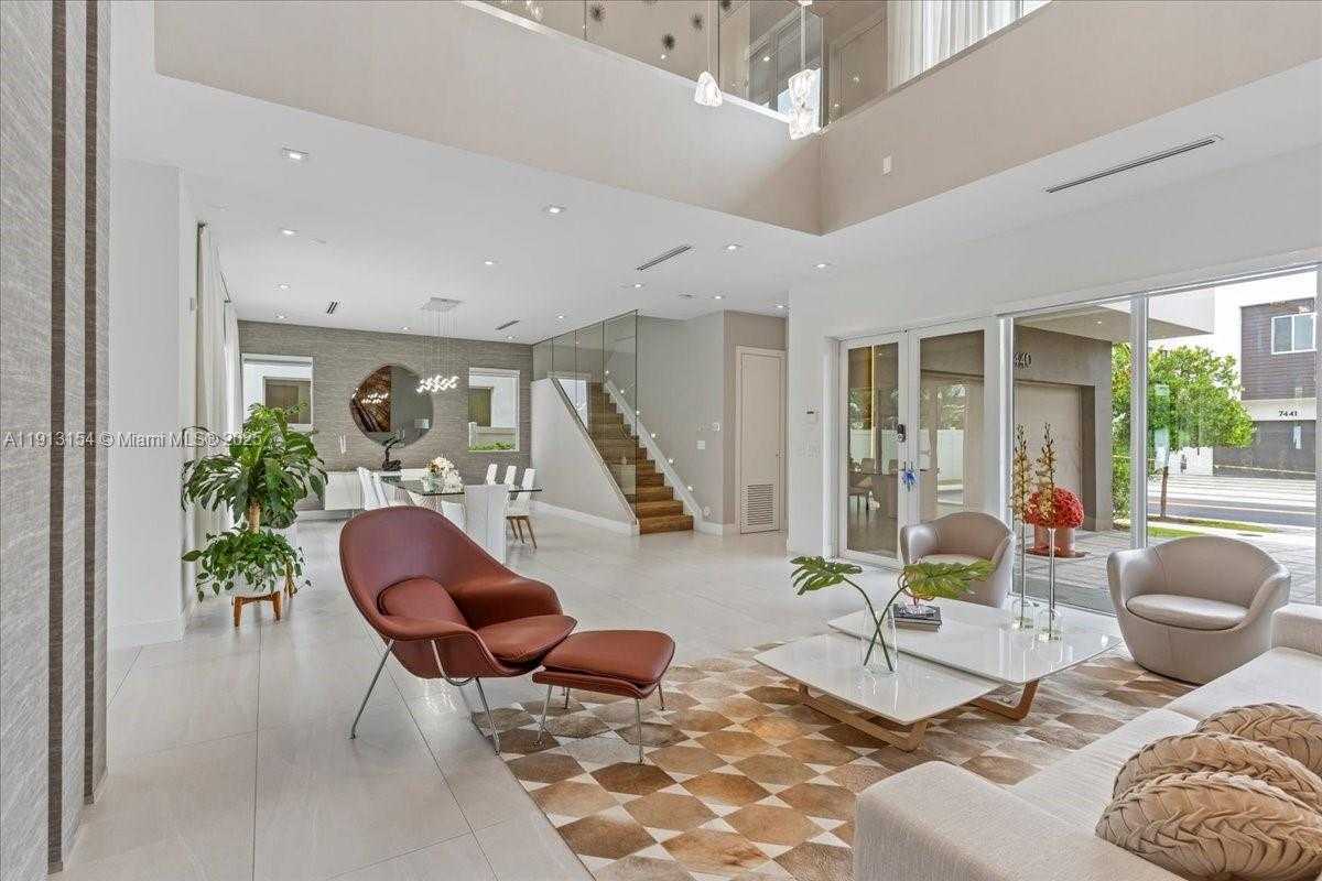 Small Image of Doral Number 11