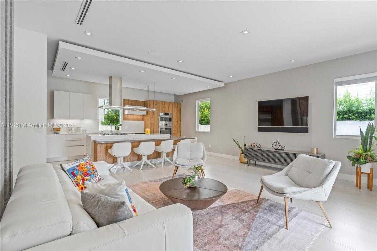 Small Image of Doral Number 15