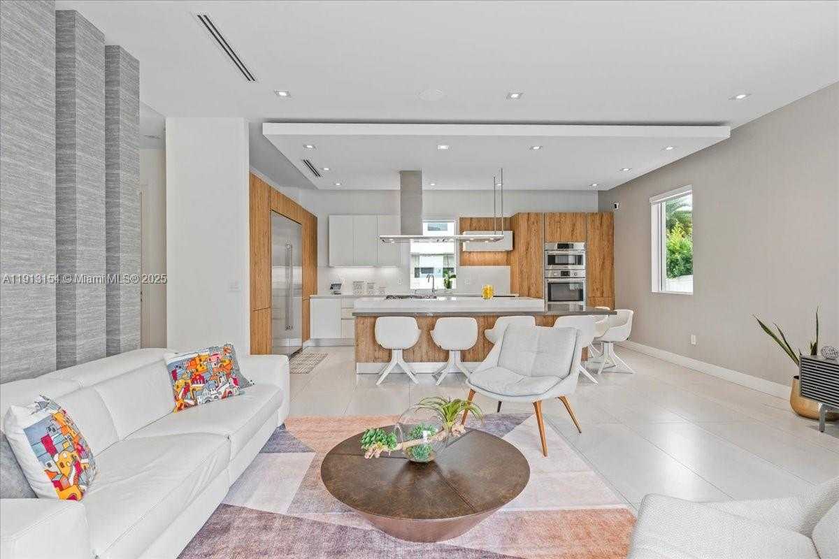 Small Image of Doral Number 16