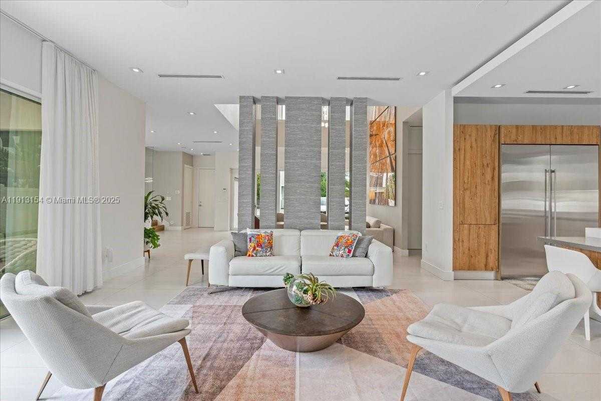 Small Image of Doral Number 18