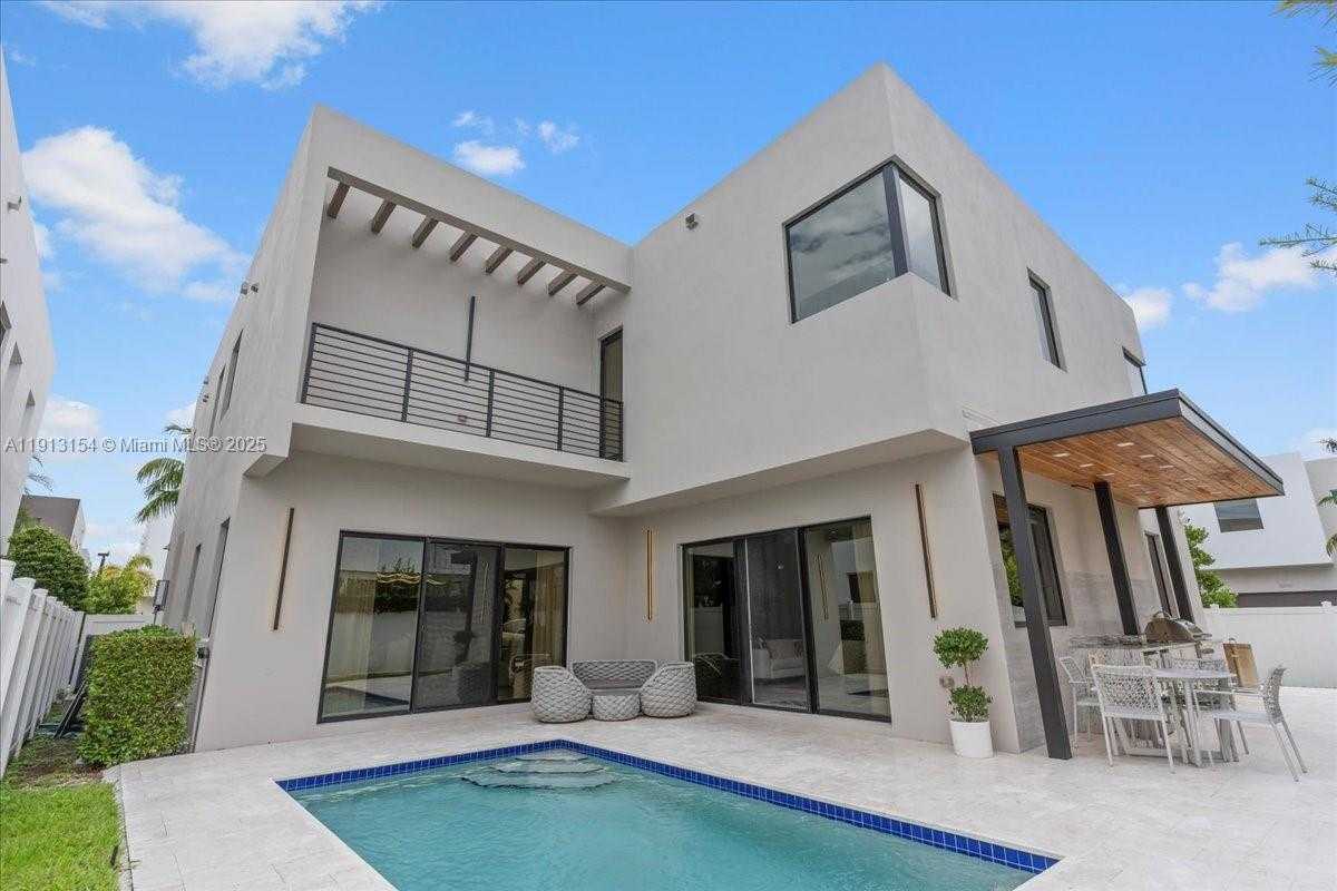 Small Image of Doral Number 30