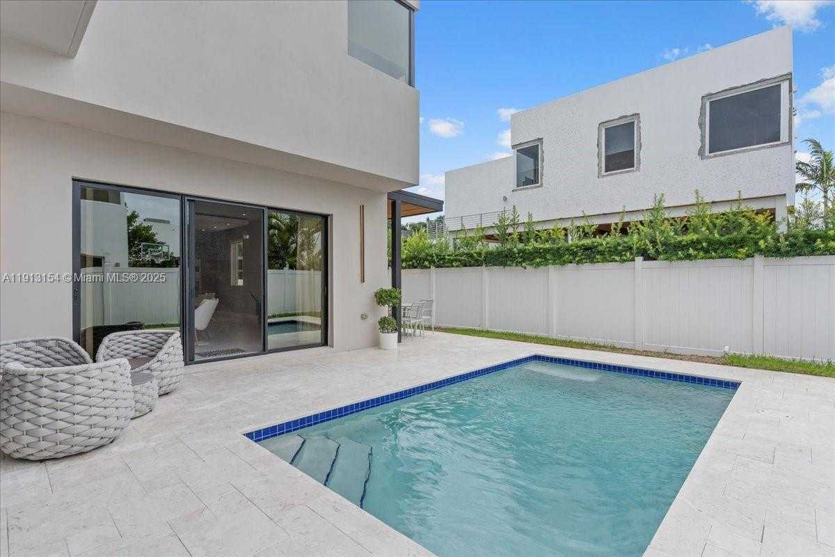 Small Image of Doral Number 37