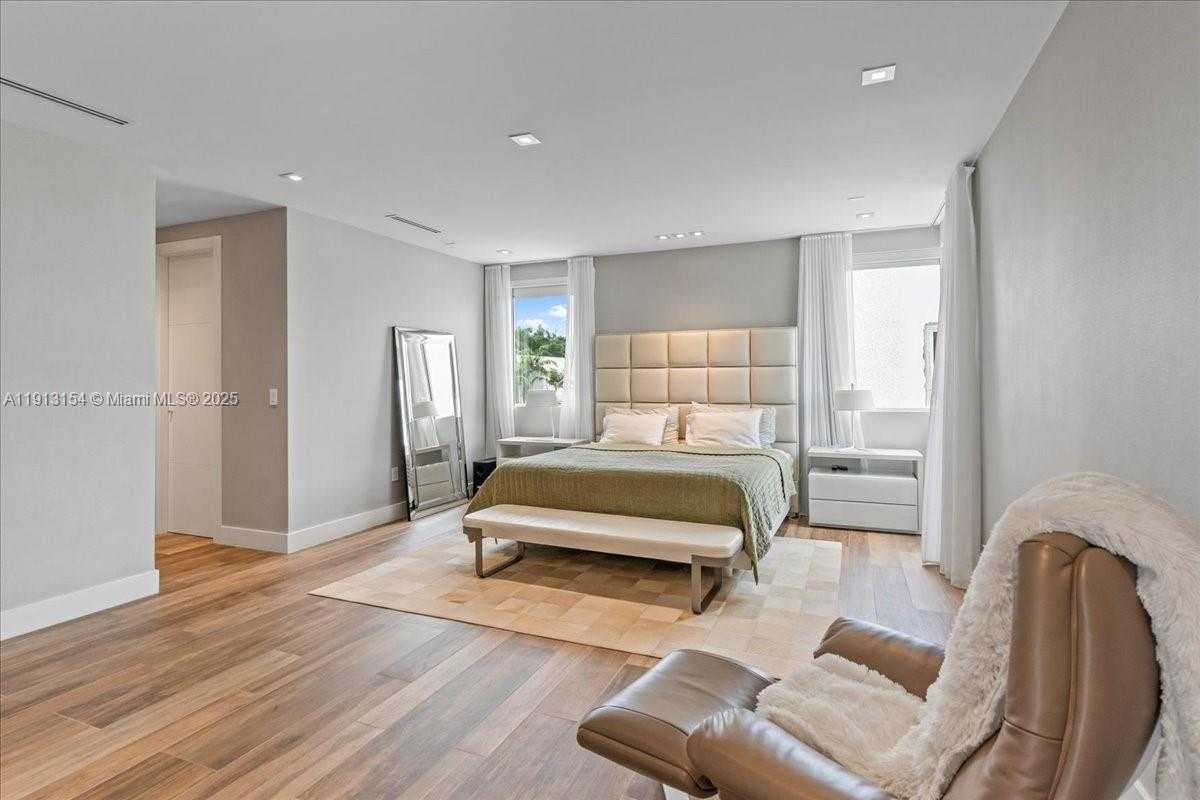 Small Image of Doral Number 56