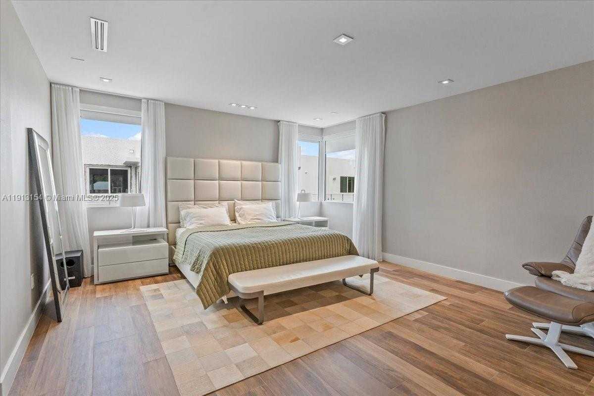 Small Image of Doral Number 58