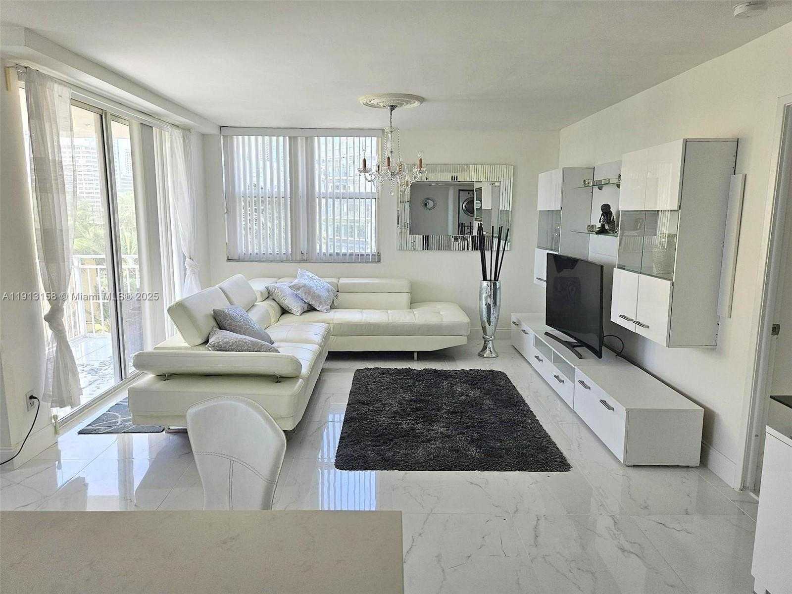 Small Image of 770 CLAUGHTON ISLAND DR #602, Miami Number 1