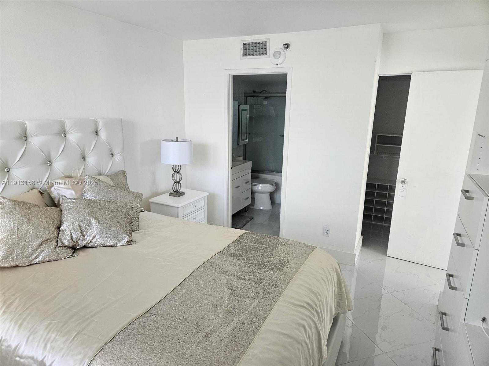 Small Image of 770 CLAUGHTON ISLAND DR #602, Miami Number 11