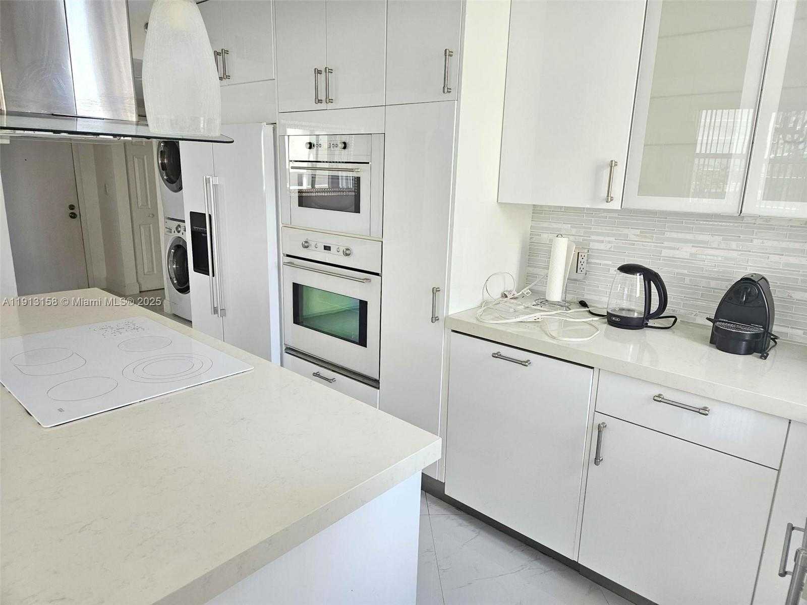 Small Image of 770 CLAUGHTON ISLAND DR #602, Miami Number 6
