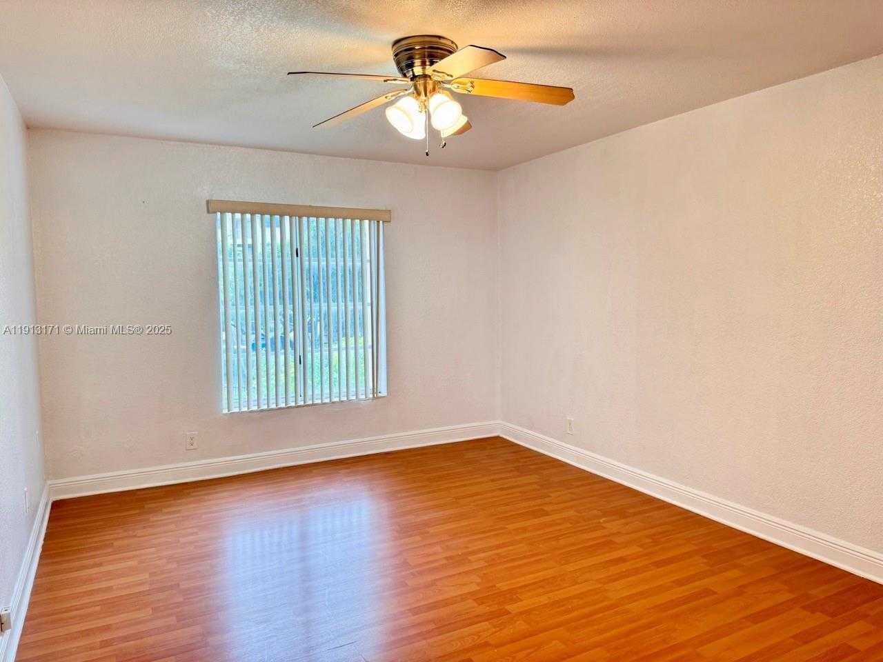 Small Image of 5201 GENEVA WAY #307, Doral Number 10