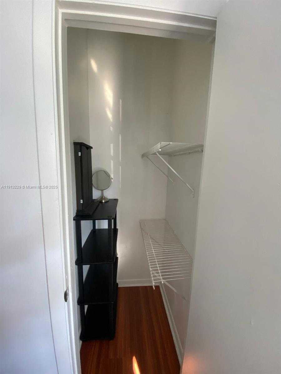 Small Image of 1525 PENNSYLVANIA AV #5, Miami Beach Number 13