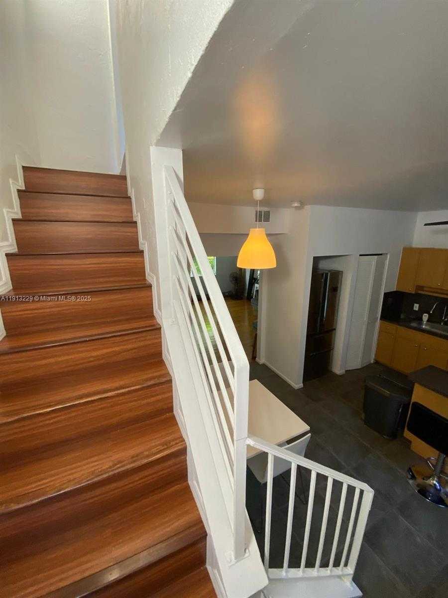 Small Image of 1525 PENNSYLVANIA AV #5, Miami Beach Number 14