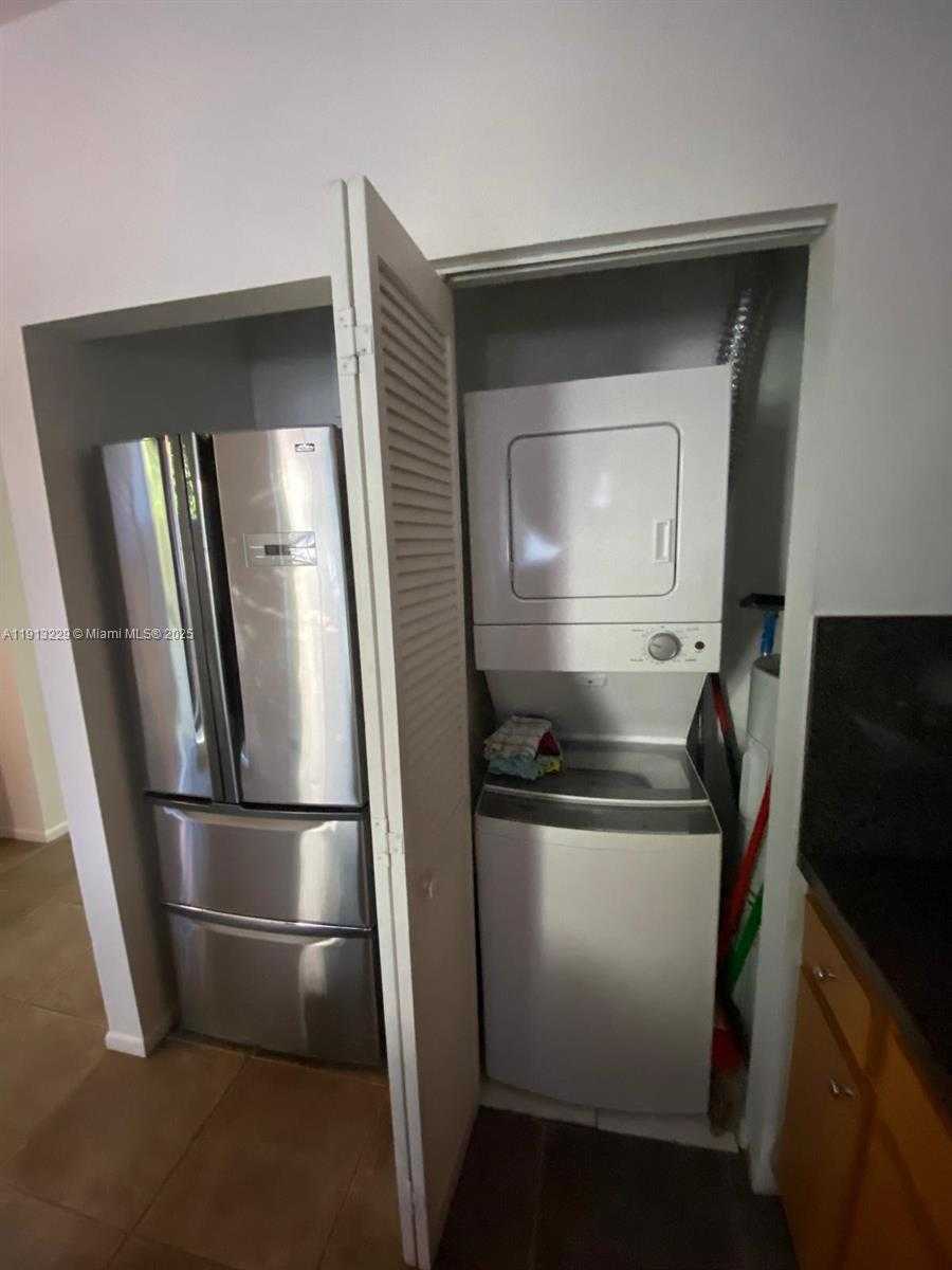 Small Image of 1525 PENNSYLVANIA AV #5, Miami Beach Number 6