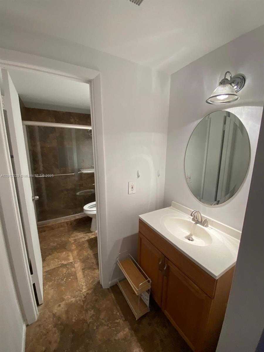 Small Image of 1525 PENNSYLVANIA AV #5, Miami Beach Number 9