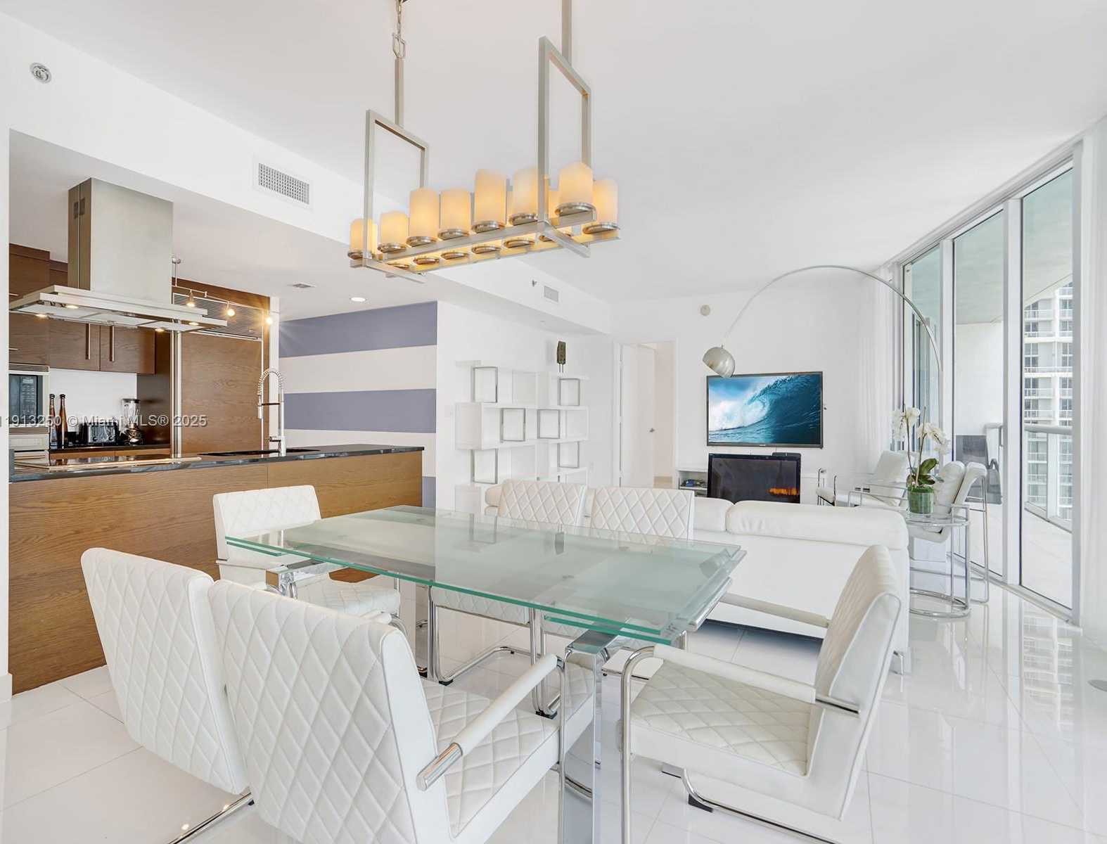 Small Image of 495 BRICKELL AVE #2504, Miami Number 10