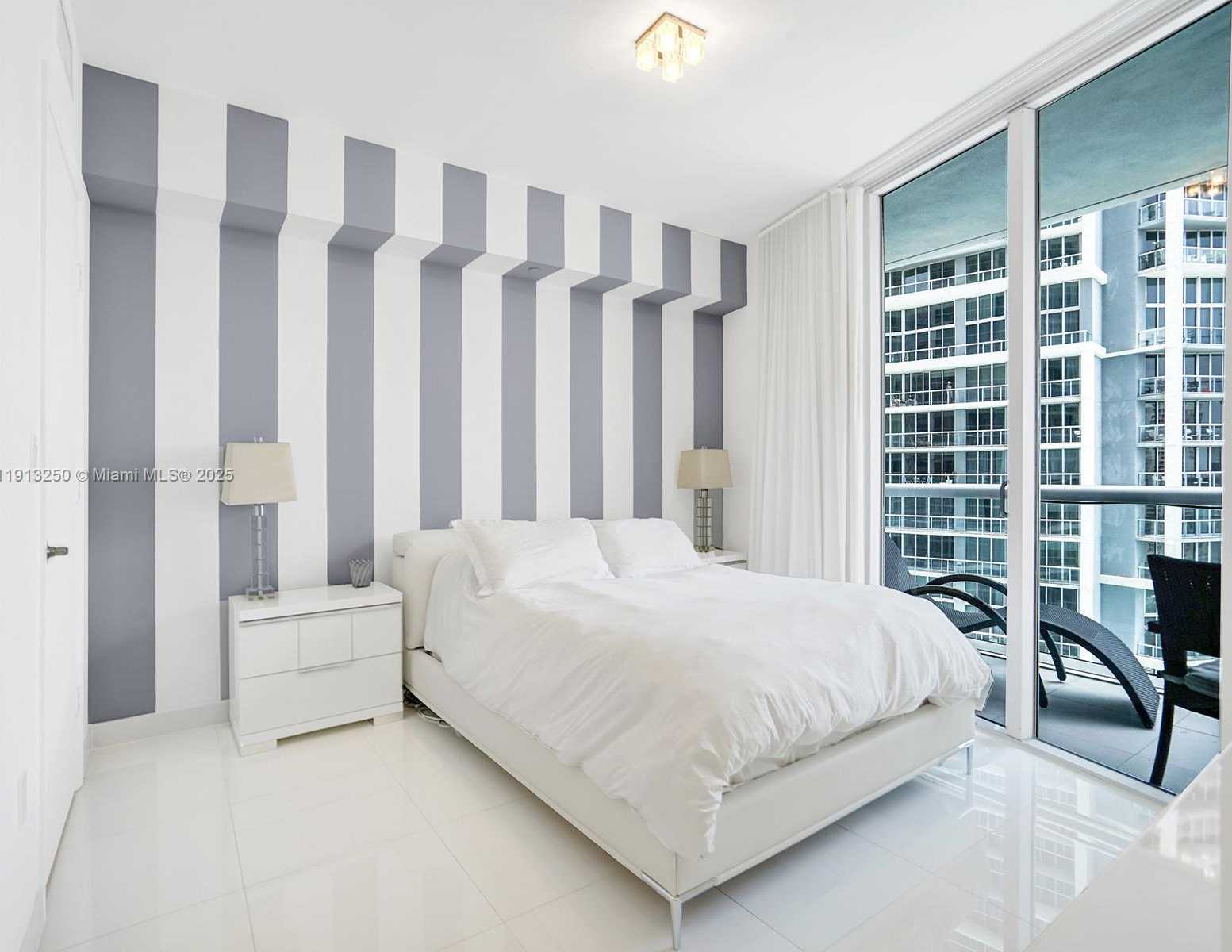 Small Image of 495 BRICKELL AVE #2504, Miami Number 18